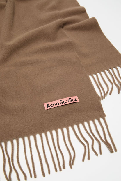 Acne Studios Fringe wool scarf – Narrow - Caramel brown
