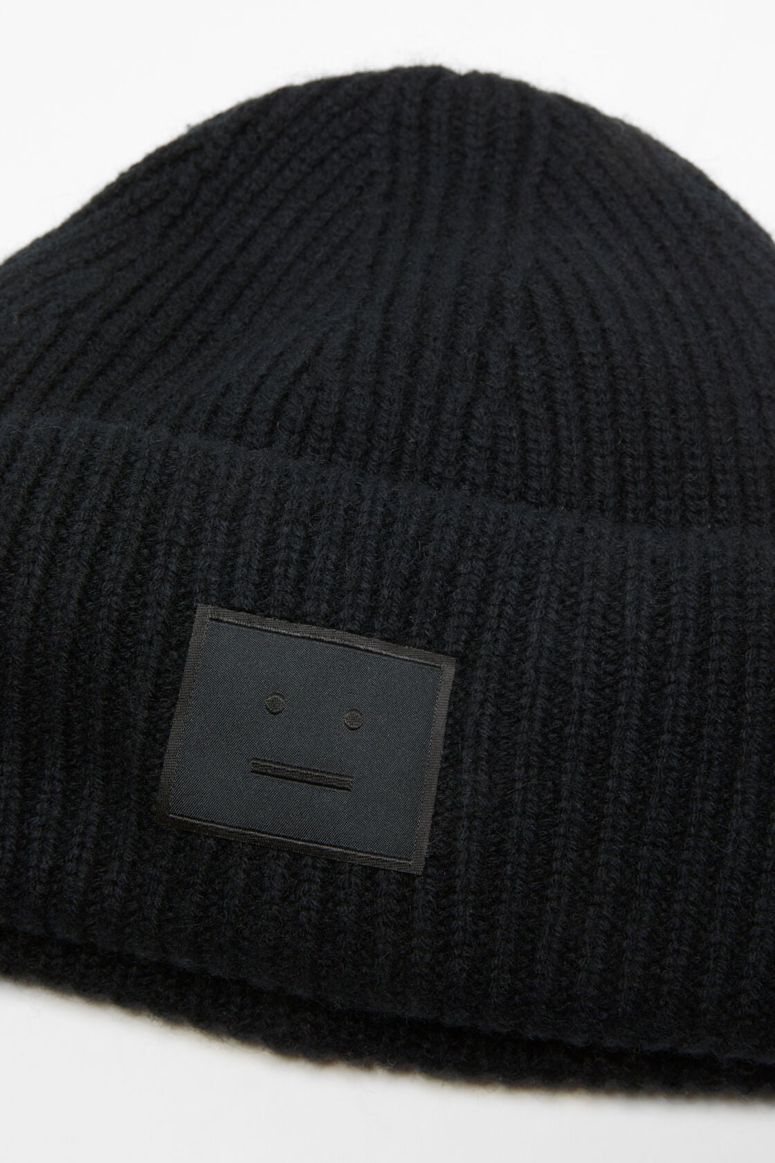Acne Studios Face logo beanie - Yak - Black