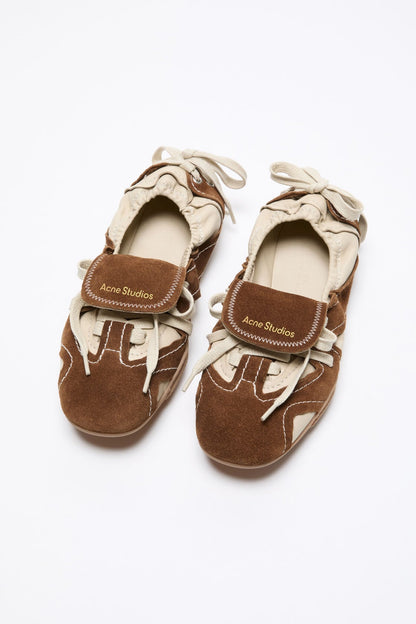 Acne Studios Suede lace-up shoes - Off white/brown