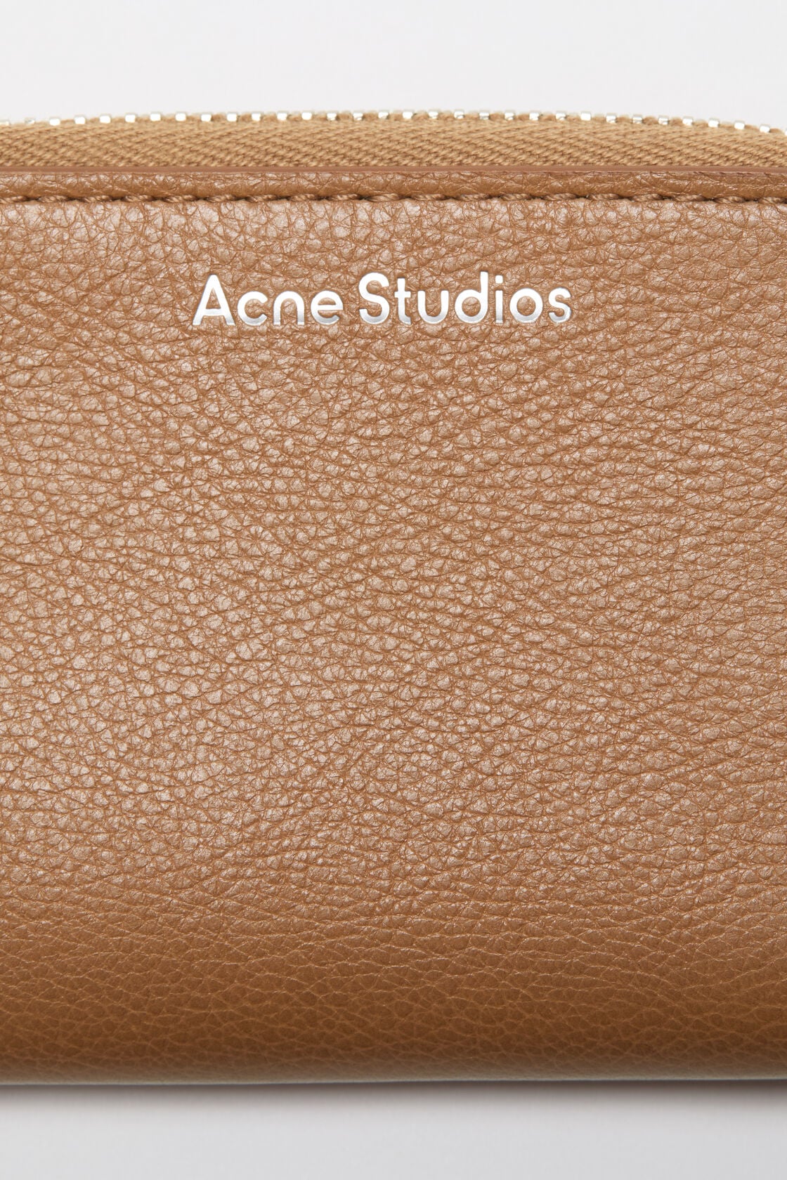 Acne Studios Compact Zip Wallet - Caramel brown