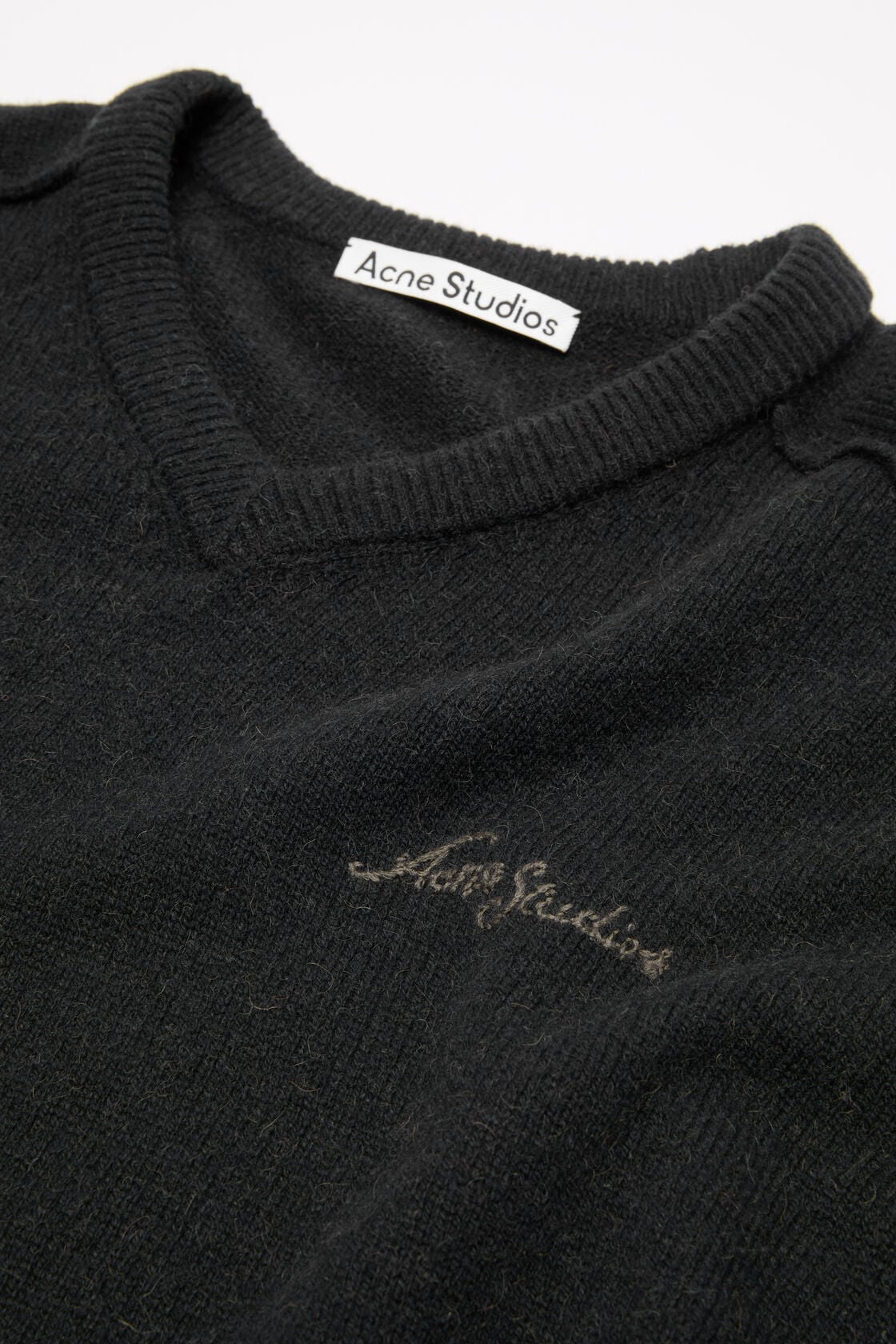 Acne Studios Camel hair v-neck sweater - Black