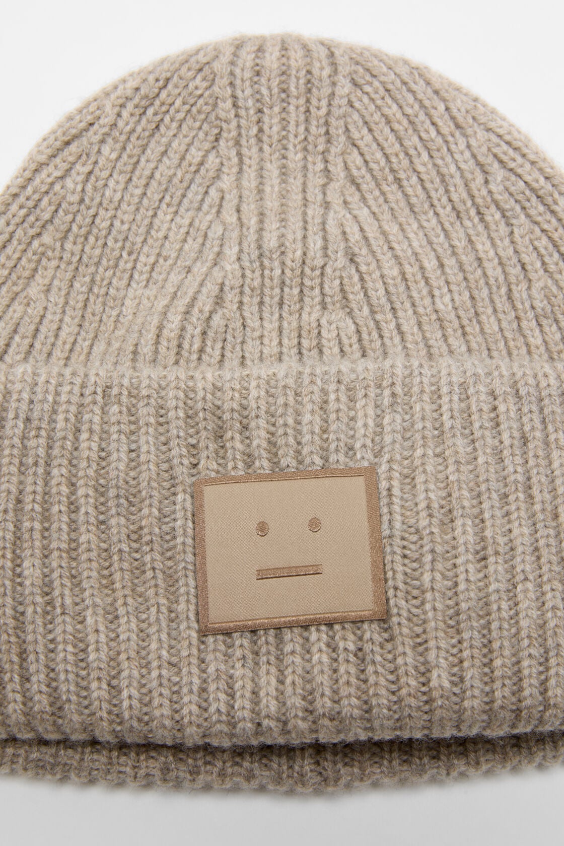 Acne Studios Face logo beanie - Yak - Greige melange