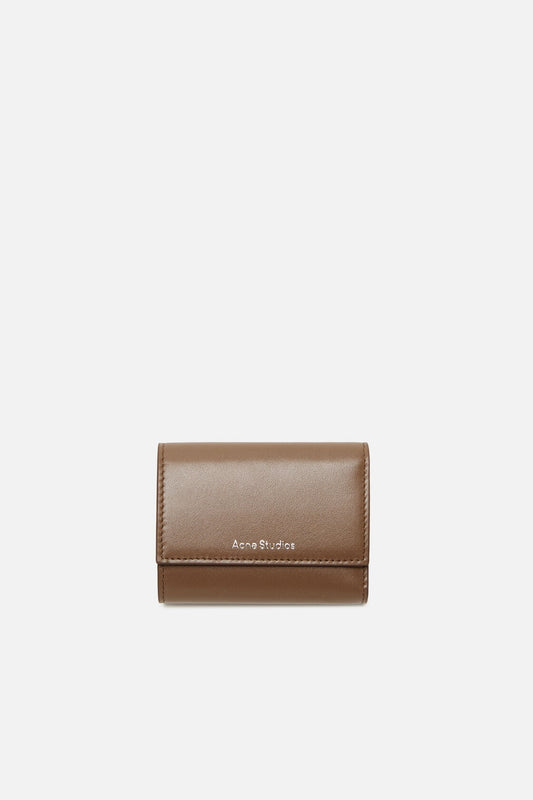 Acne Studios Trifold leather wallet - Camel brown