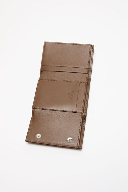 Acne Studios Trifold leather wallet - Camel brown